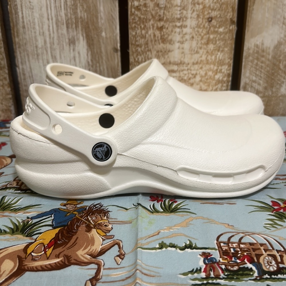 Crocs - Picture 2 of 5